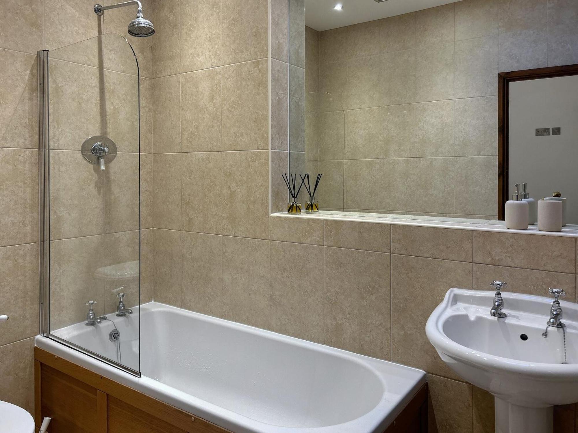 Oak Villa Falmouth Room photo